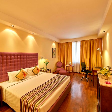 Royal Orchid Central Bangalore, Mg Road Bagian luar foto