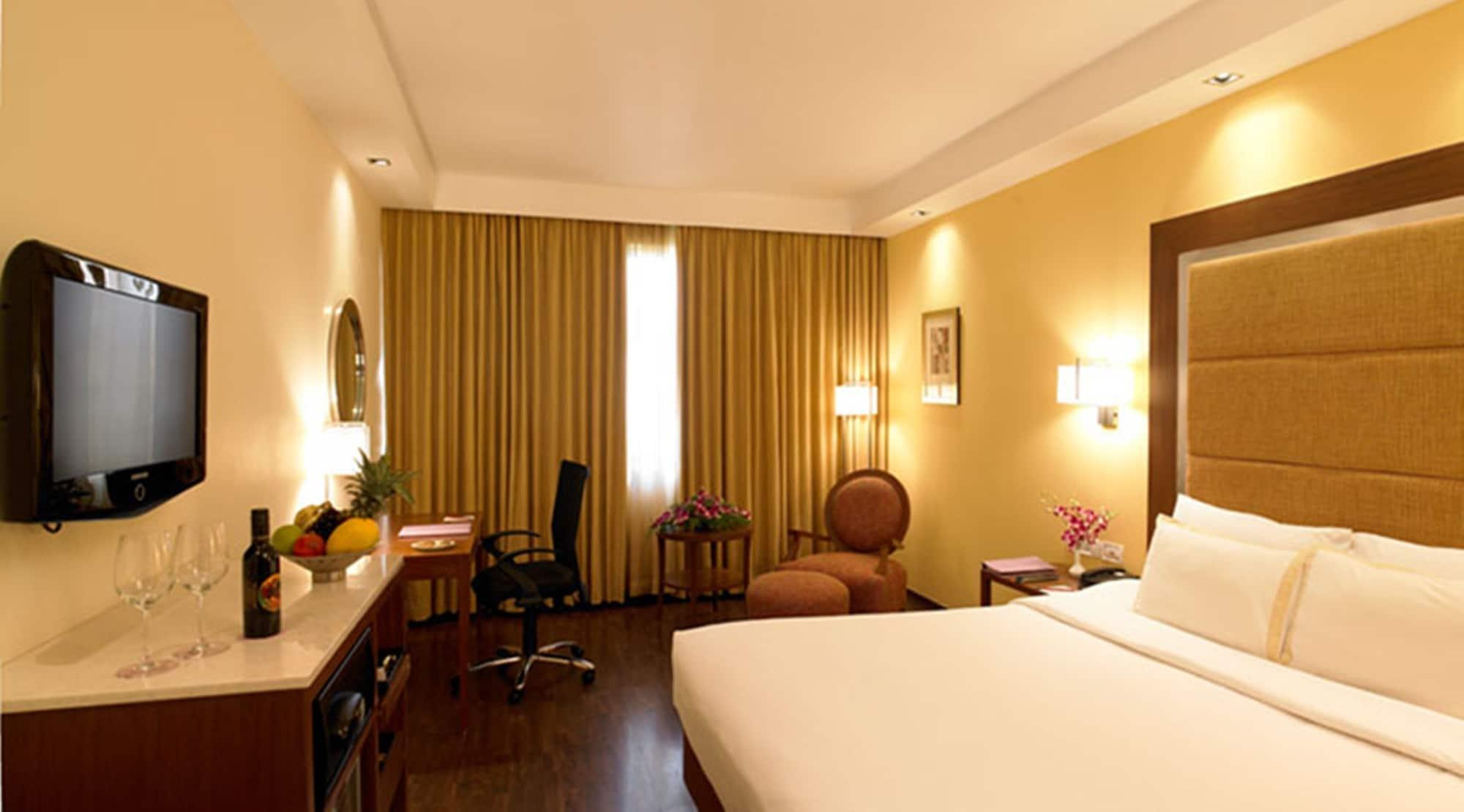Royal Orchid Central Bangalore, Mg Road Bagian luar foto