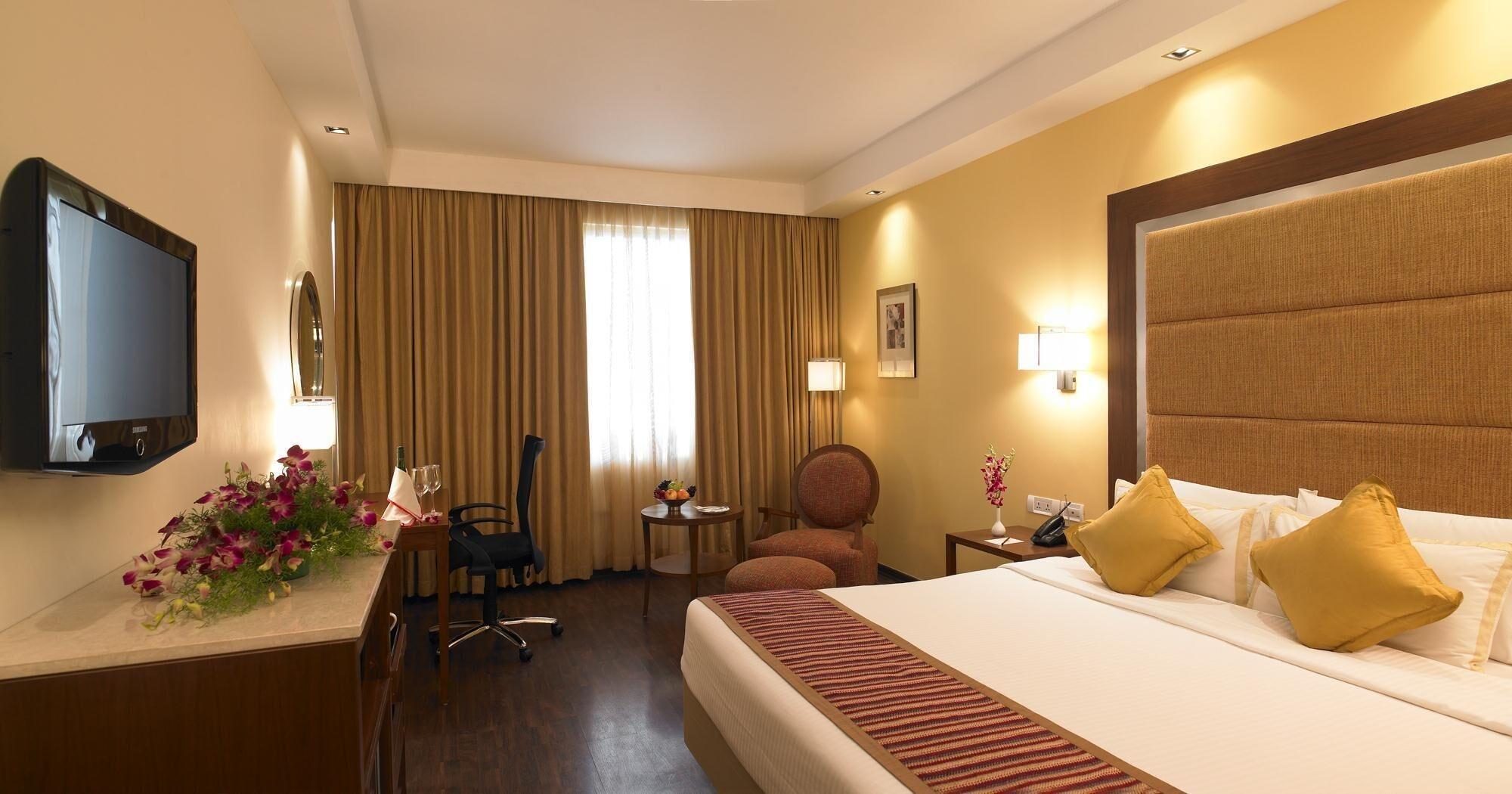Royal Orchid Central Bangalore, Mg Road Bagian luar foto