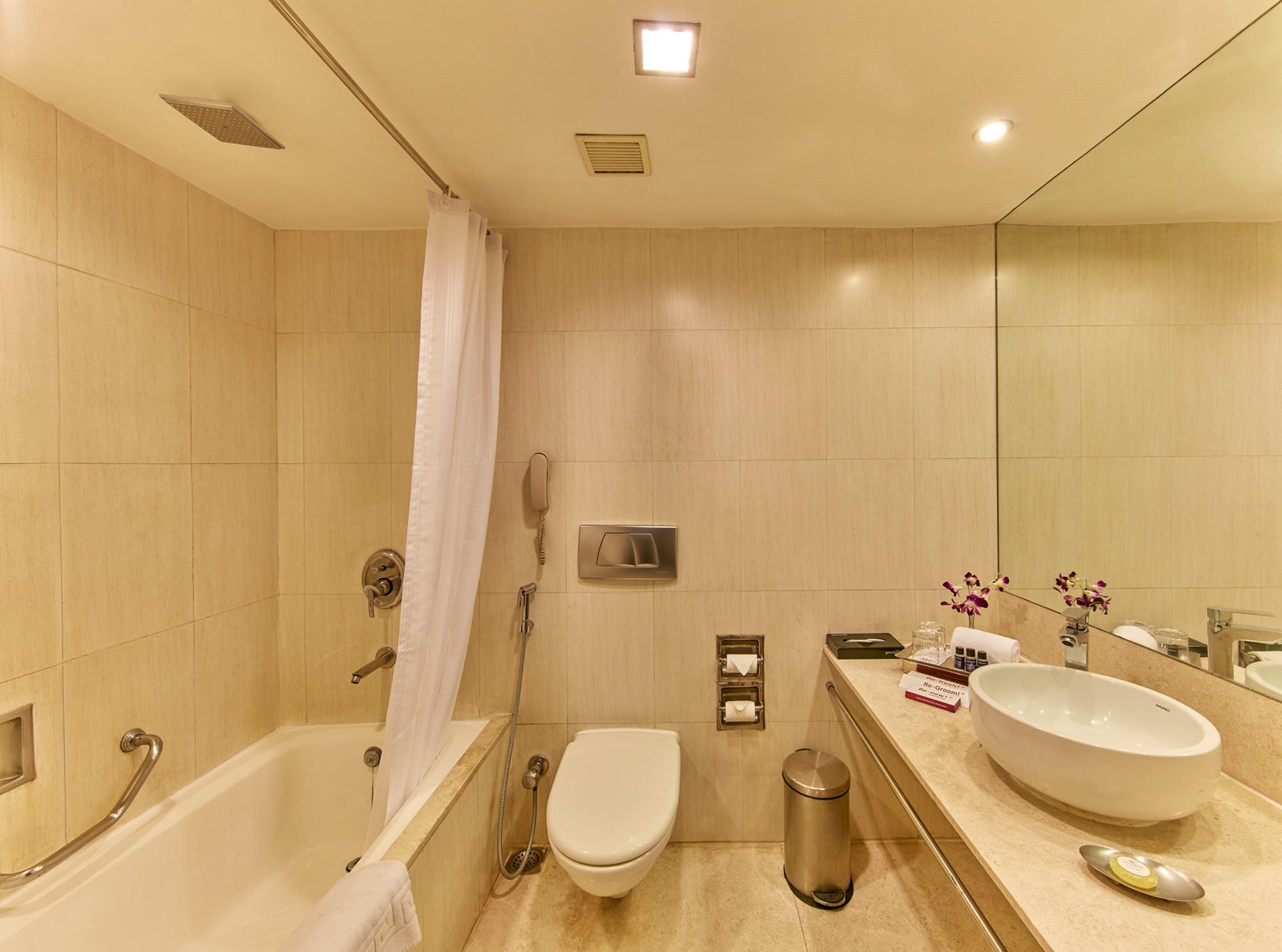 Royal Orchid Central Bangalore, Mg Road Bagian luar foto