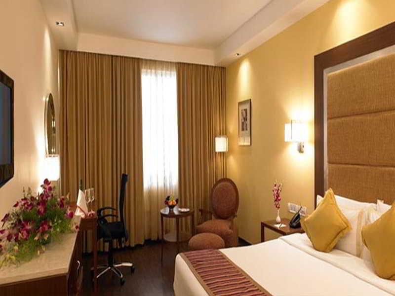 Royal Orchid Central Bangalore, Mg Road Bagian luar foto