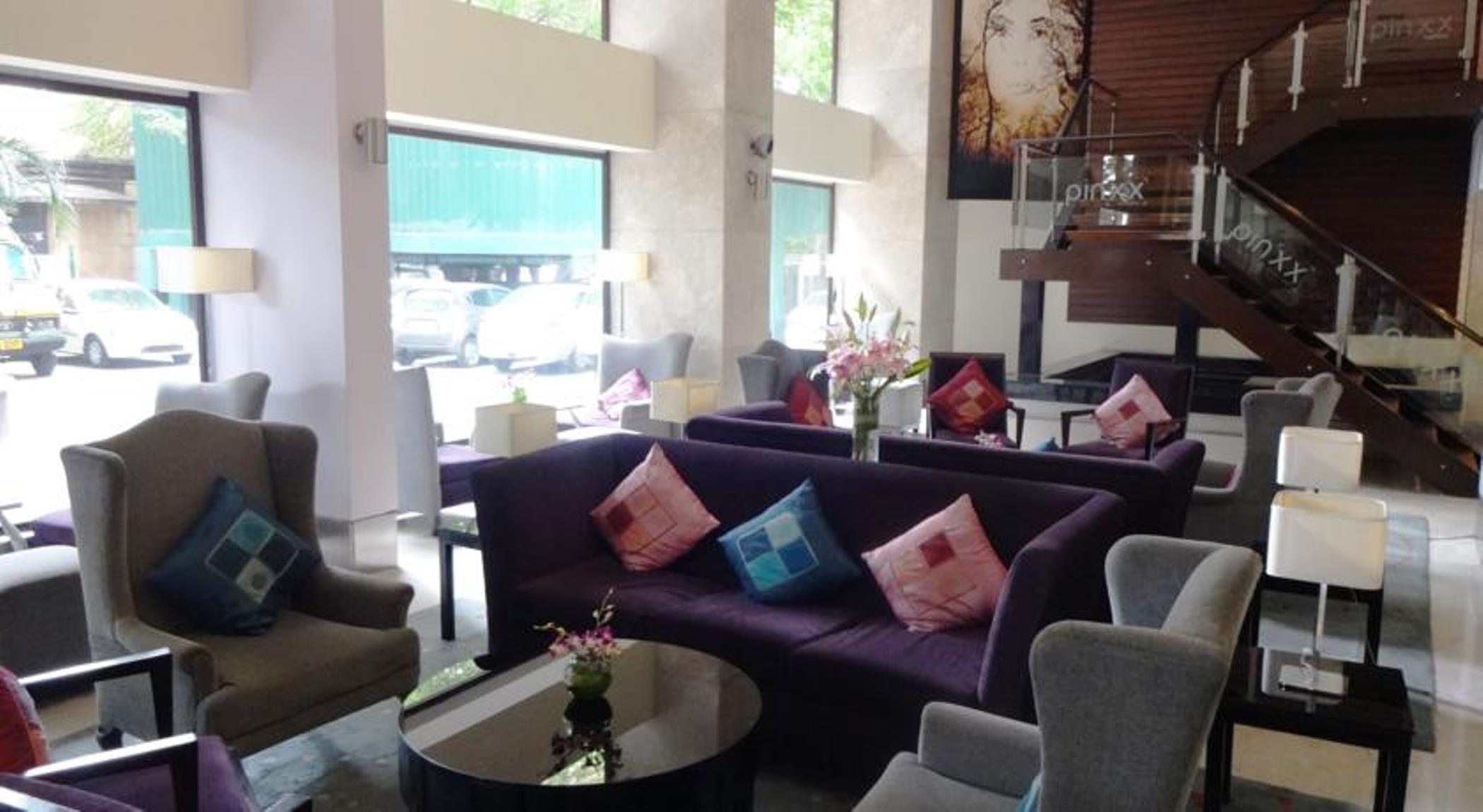 Royal Orchid Central Bangalore, Mg Road Bagian luar foto