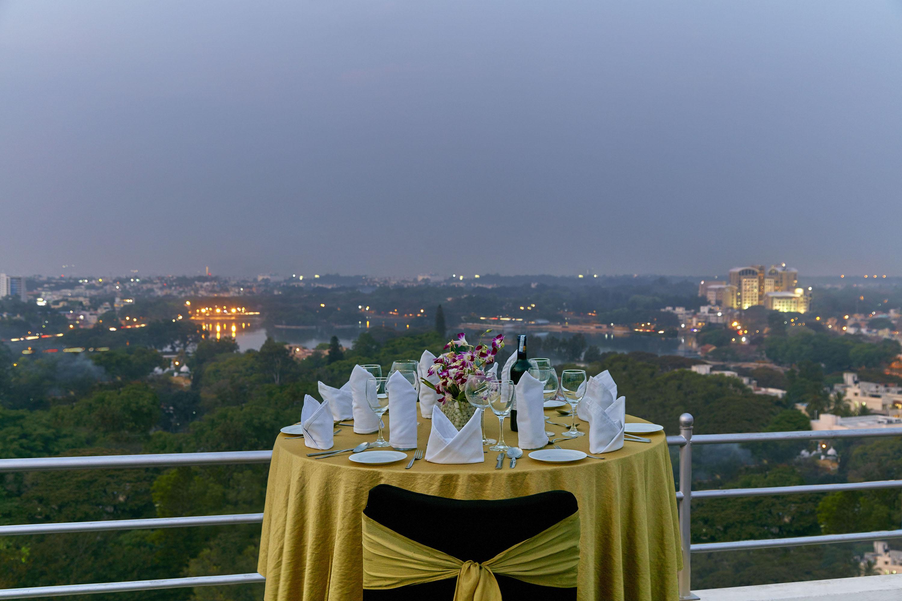 Royal Orchid Central Bangalore, Mg Road Bagian luar foto