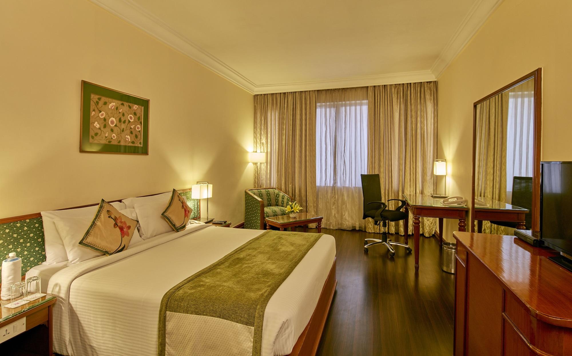 Royal Orchid Central Bangalore, Mg Road Bagian luar foto