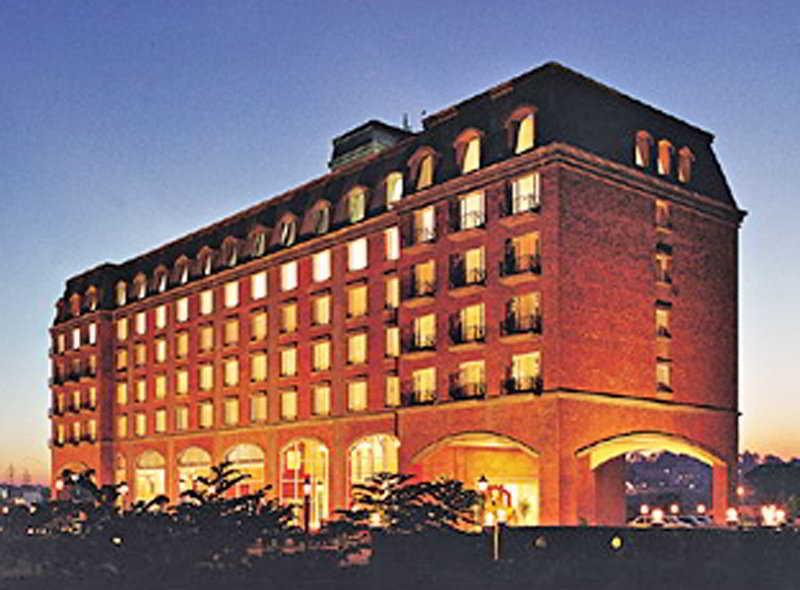 Royal Orchid Central Bangalore, Mg Road Bagian luar foto