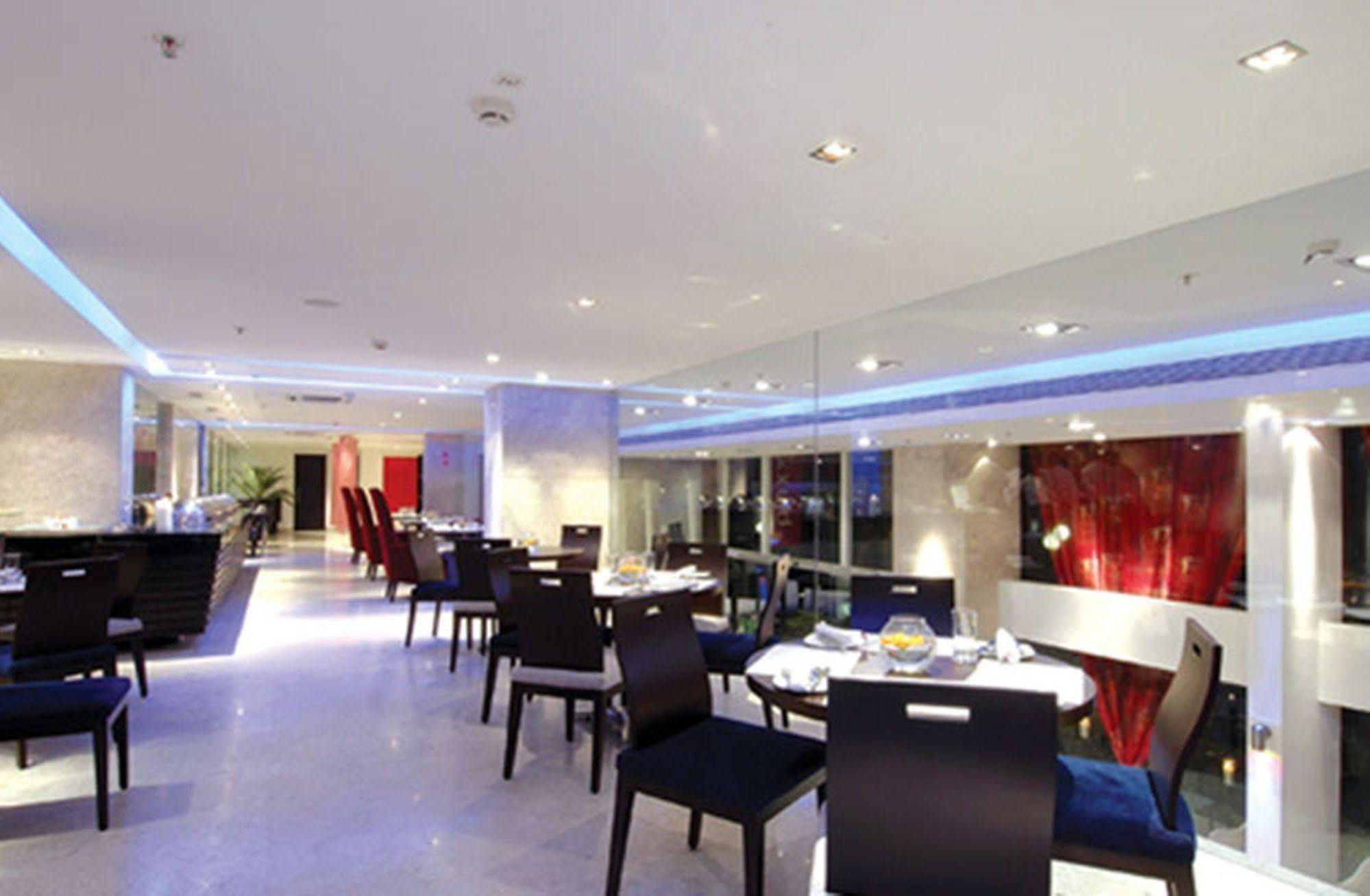 Royal Orchid Central Bangalore, Mg Road Bagian luar foto