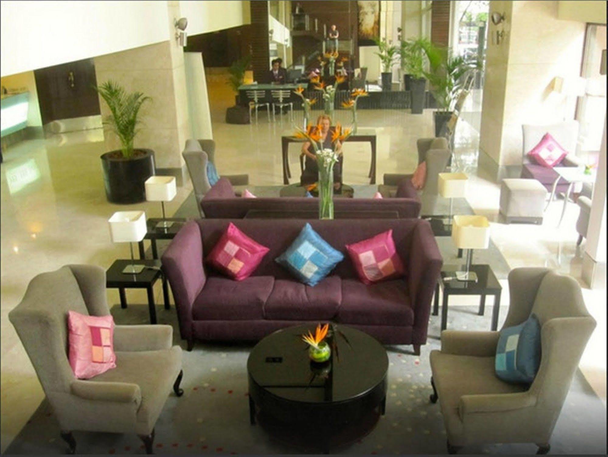 Royal Orchid Central Bangalore, Mg Road Bagian luar foto