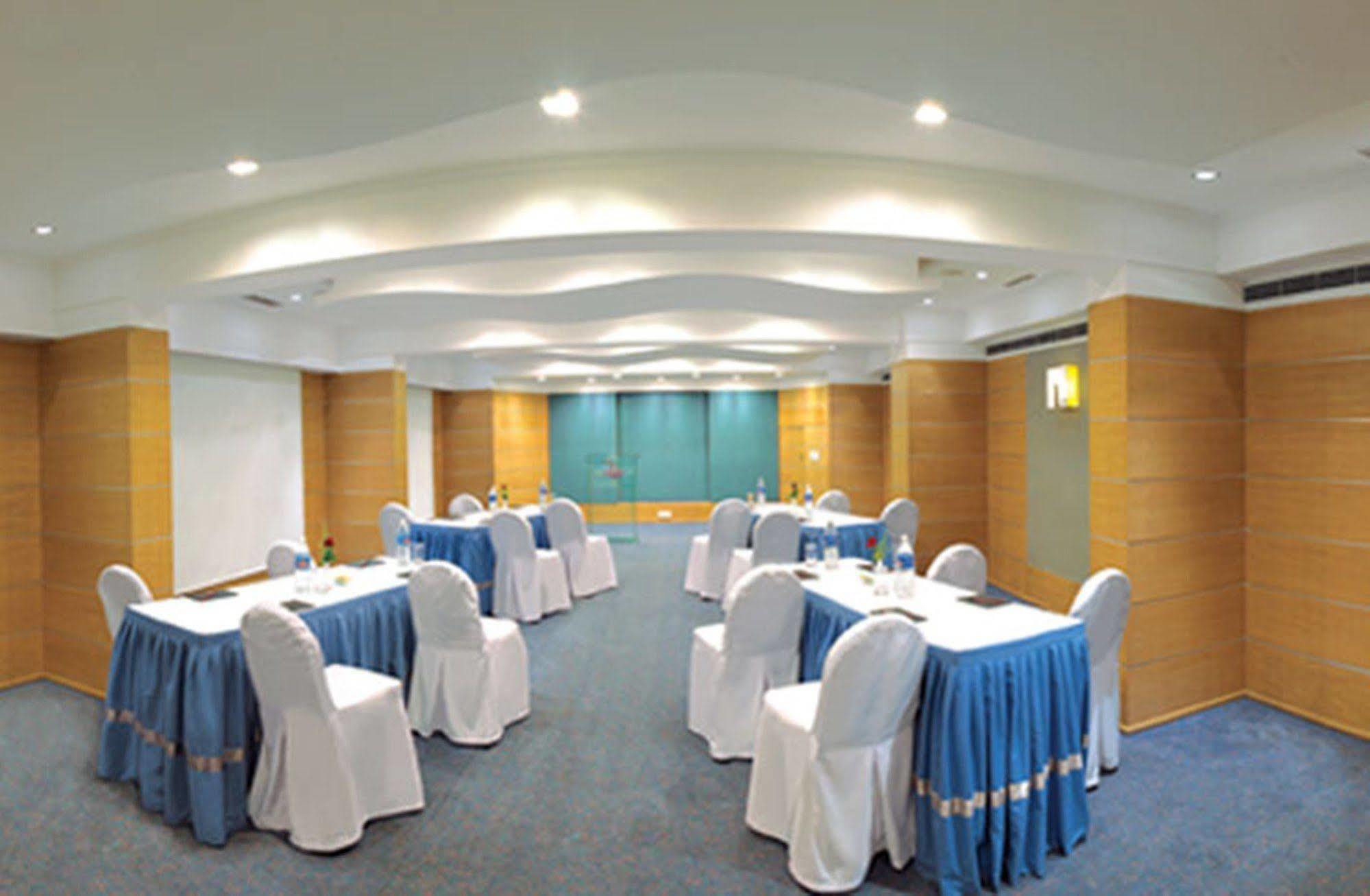 Royal Orchid Central Bangalore, Mg Road Bagian luar foto
